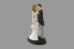Figurine mariés s'embrassant Espace Fete Agen Boé